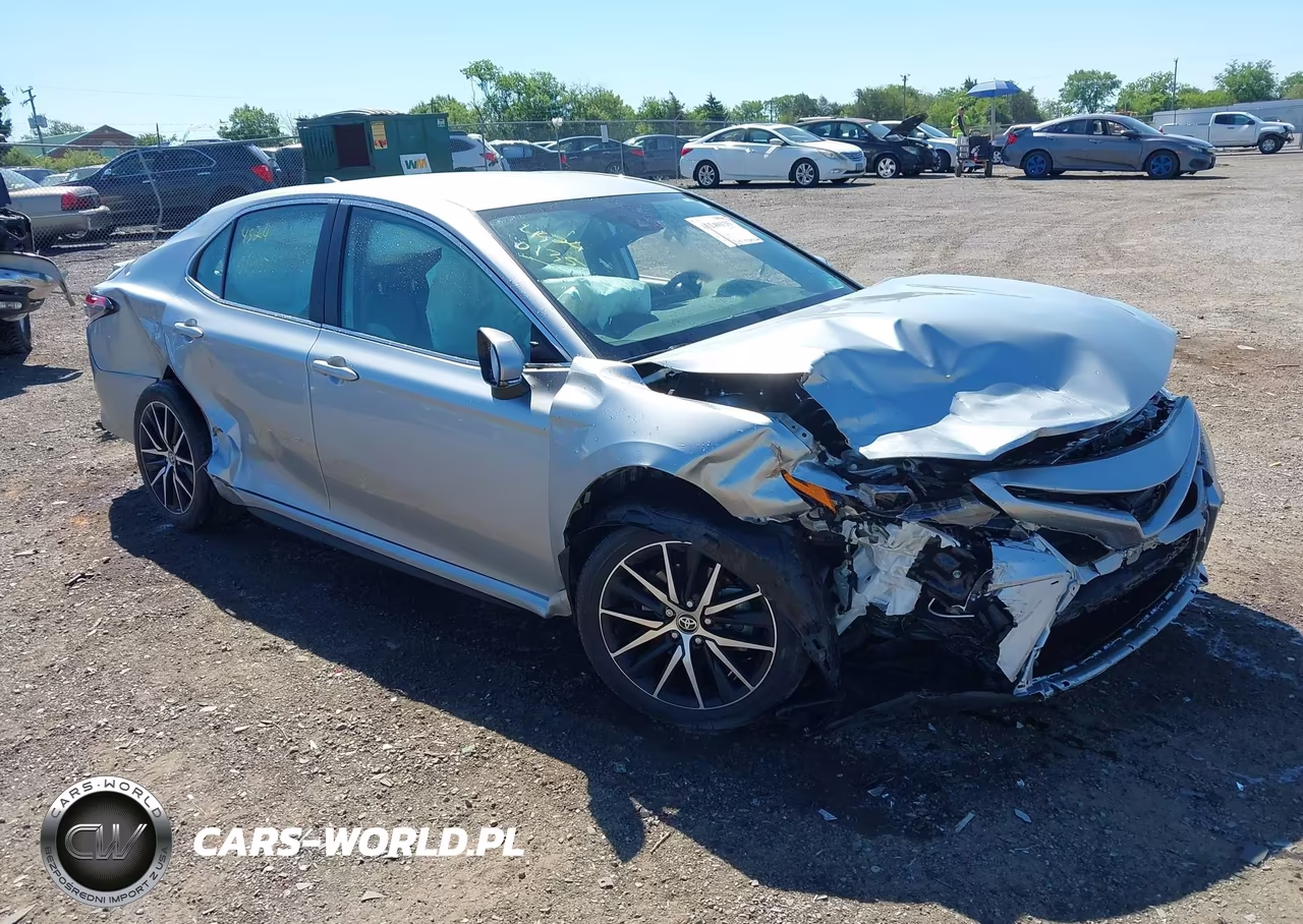 2024 Toyota Camry Se – zdjęcie 1 z 17