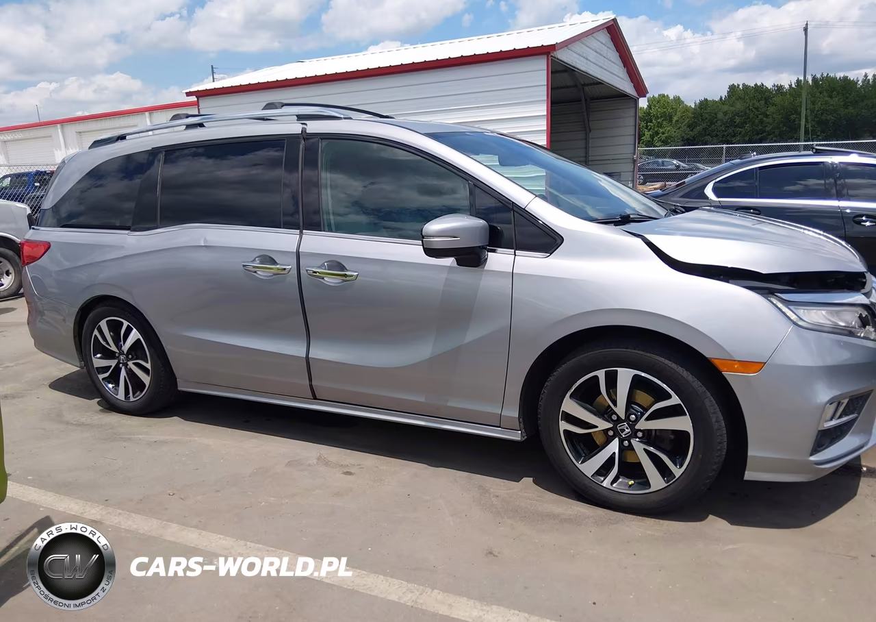 2018 Honda Odyssey Elite VIN:5FNRL6H99JB058339 - 14