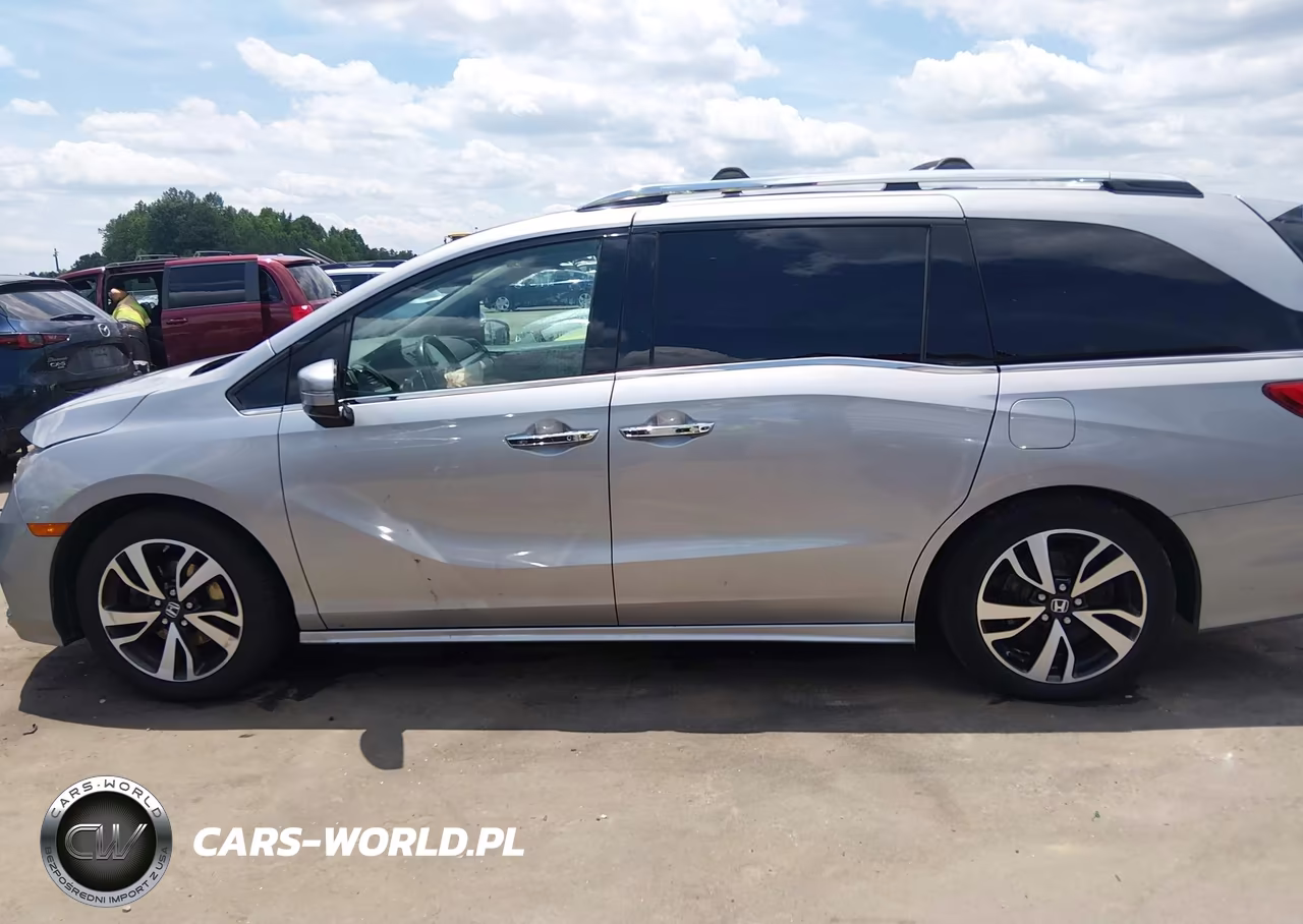 2018 Honda Odyssey Elite VIN:5FNRL6H99JB058339 - 15