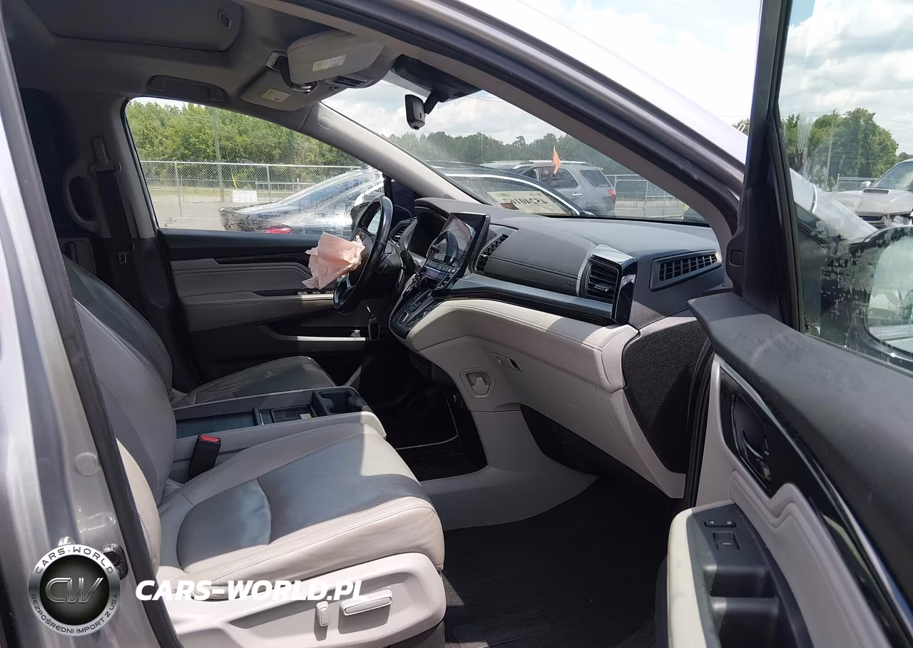 2018 Honda Odyssey Elite VIN:5FNRL6H99JB058339 - 5