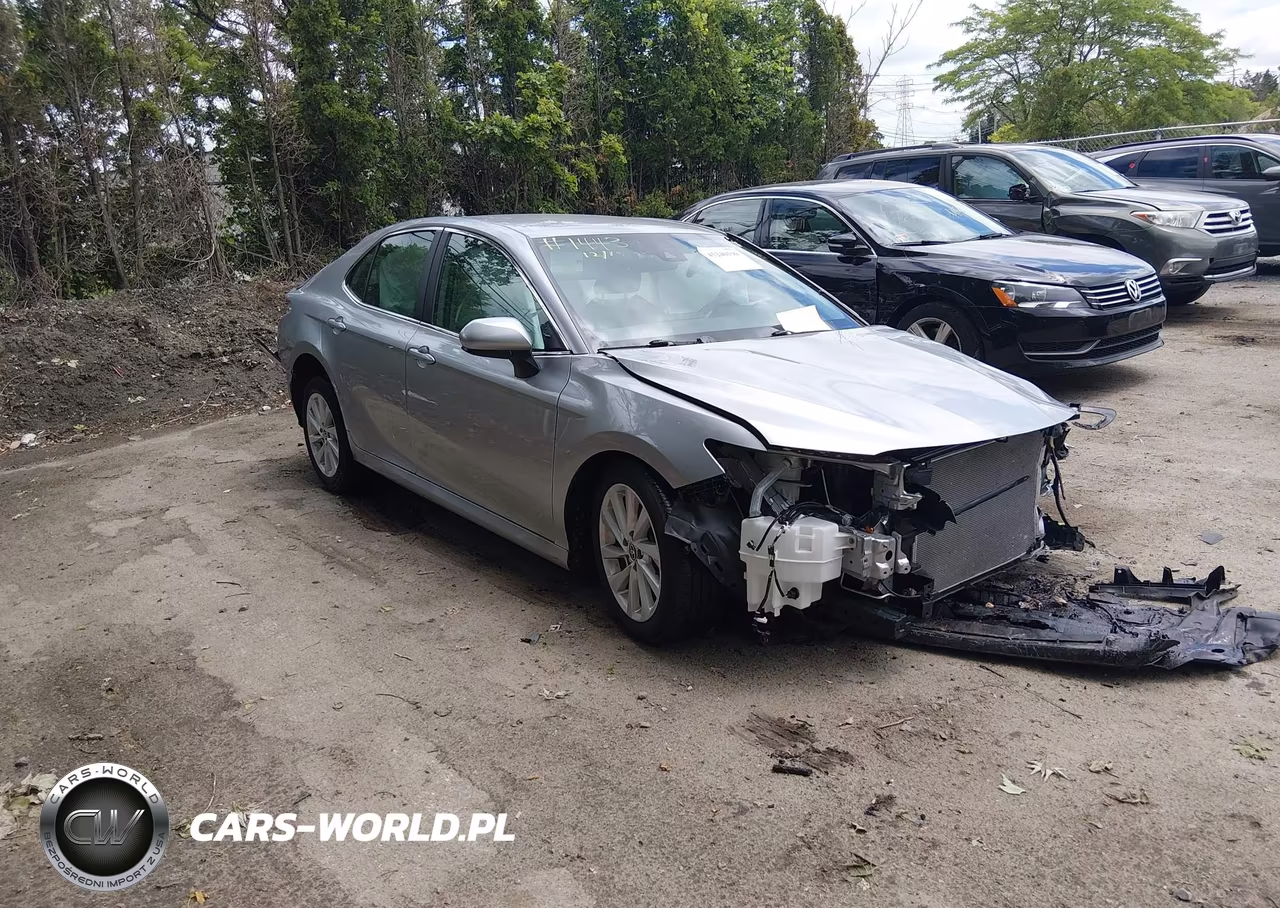 2024 Toyota Camry Le – zdjęcie 1 z 17