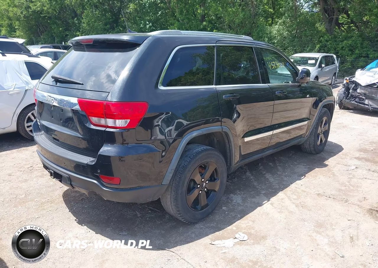 2012 Jeep Grand Cherokee Laredo VIN:1C4RJFAG6CC140057 - 4