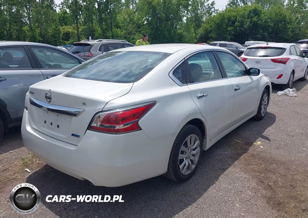 2014 Nissan Altima 2.5 S VIN:1N4AL3AP3EC106091 - 4