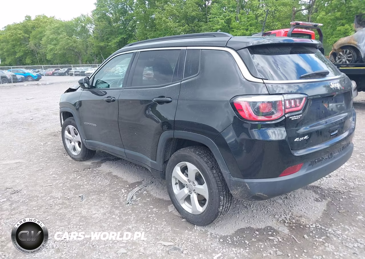 2019 Jeep Compass Latitude 4X4 VIN:3C4NJDBB3KT760891 - 3