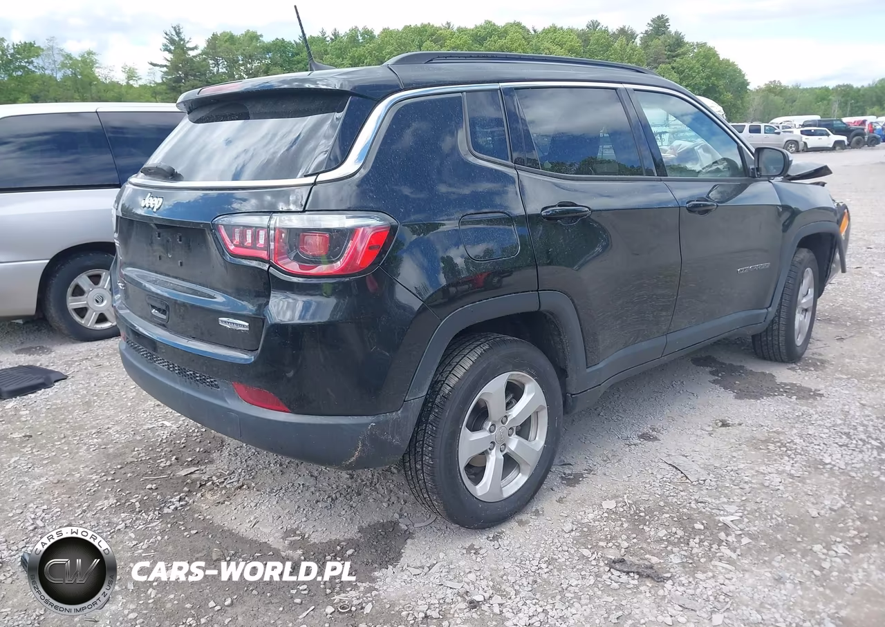 2019 Jeep Compass Latitude 4X4 VIN:3C4NJDBB3KT760891 - 4