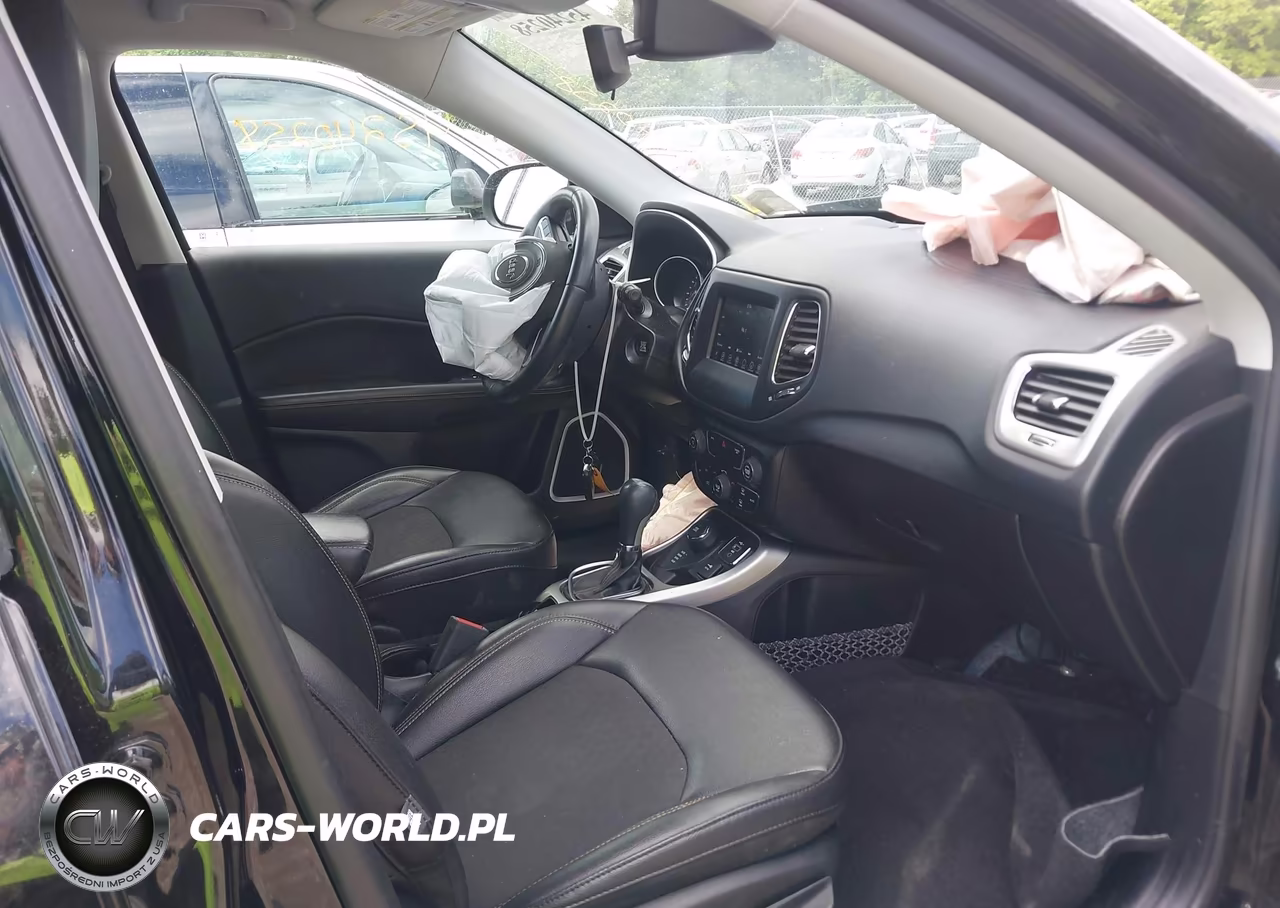 2019 Jeep Compass Latitude 4X4 VIN:3C4NJDBB3KT760891 - 5