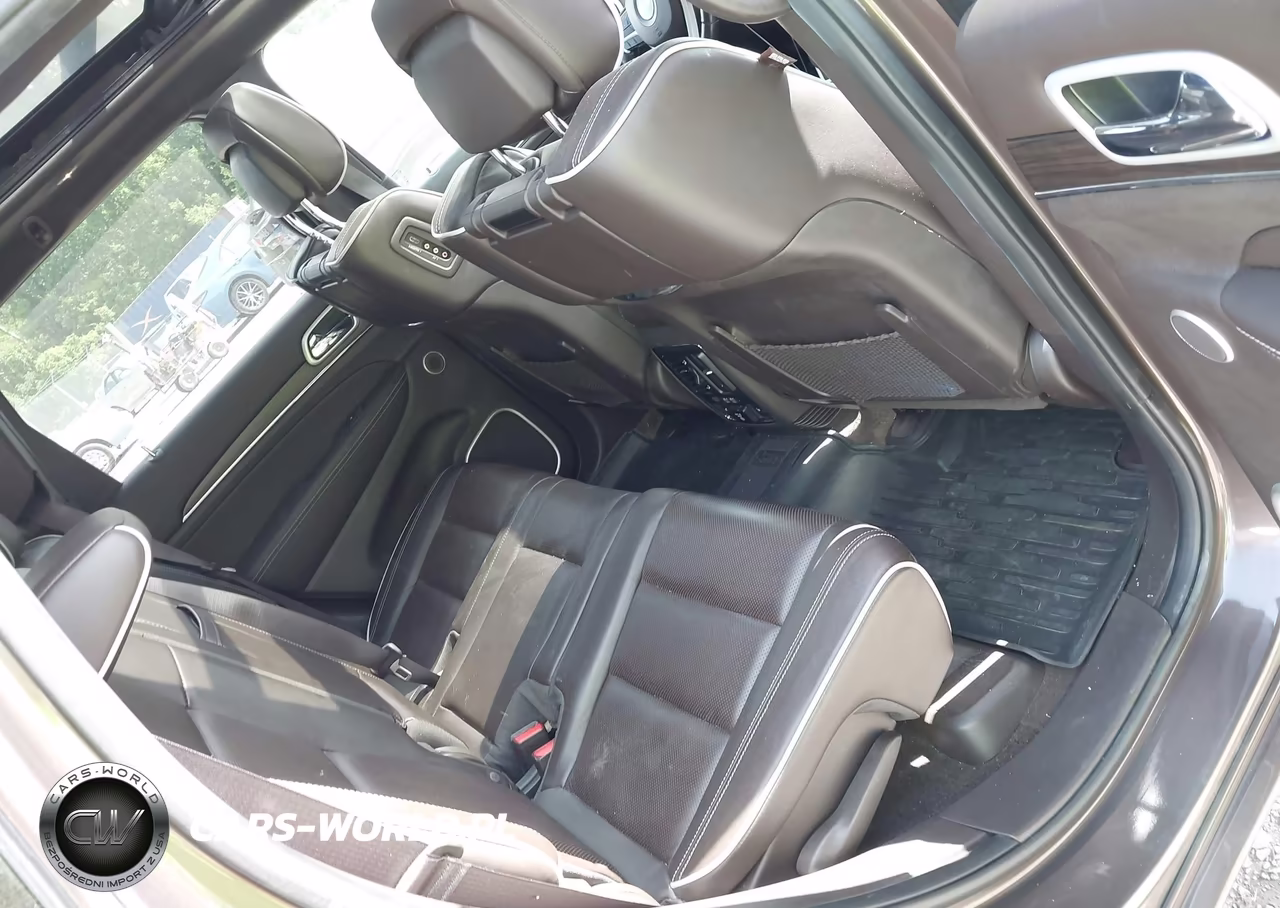 2019 Jeep Grand Cherokee Overland VIN:1C4RJFCT5KC835137 - 8