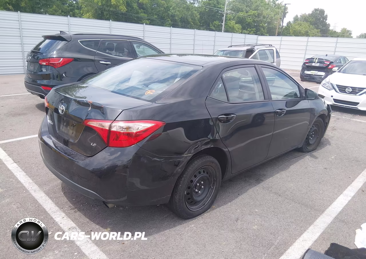 2017 Toyota Corolla Le VIN:5YFBURHE3HP676297 - 4