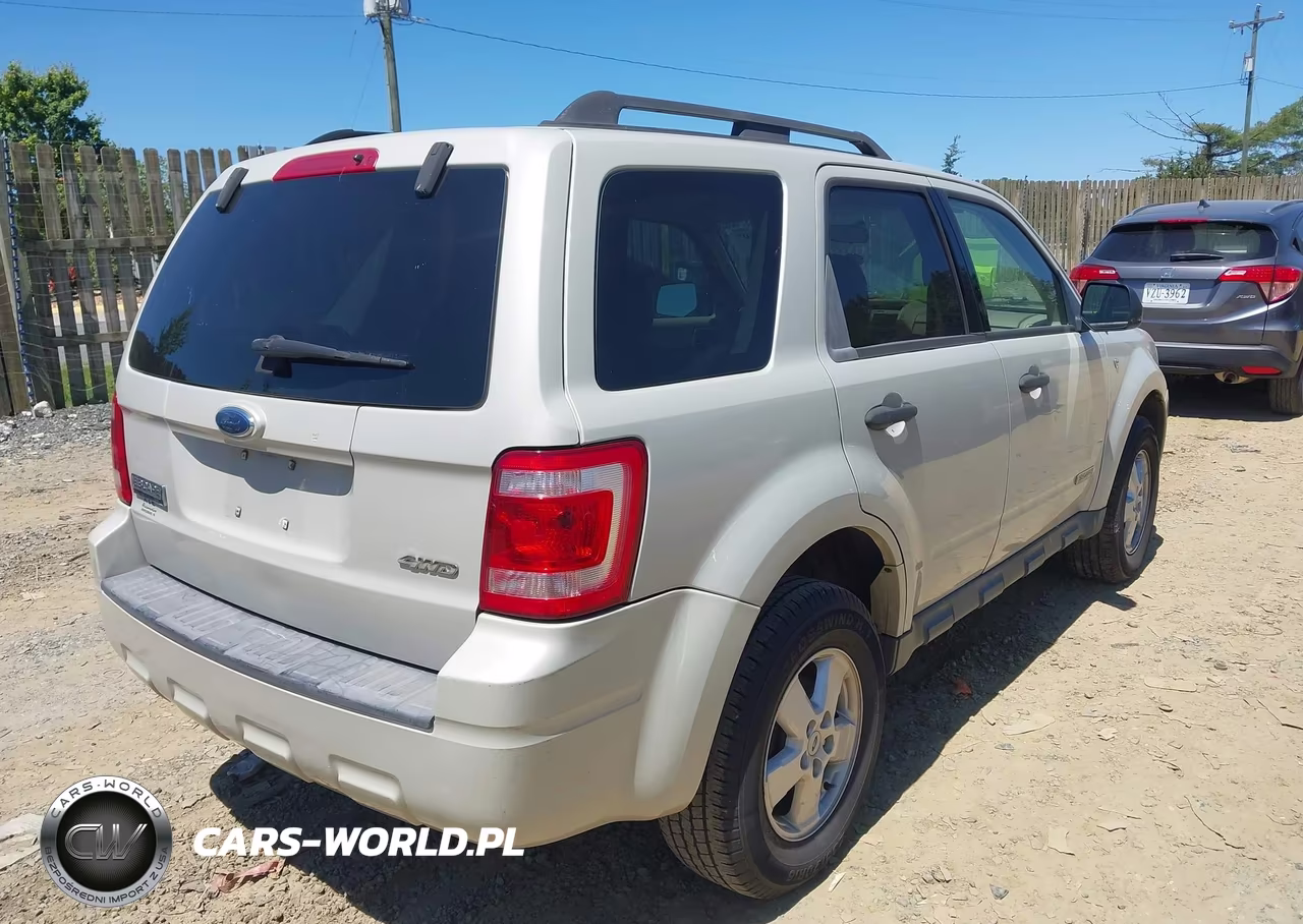 2008 Ford Escape Xlt VIN:1FMCU93198KB02810 - 4