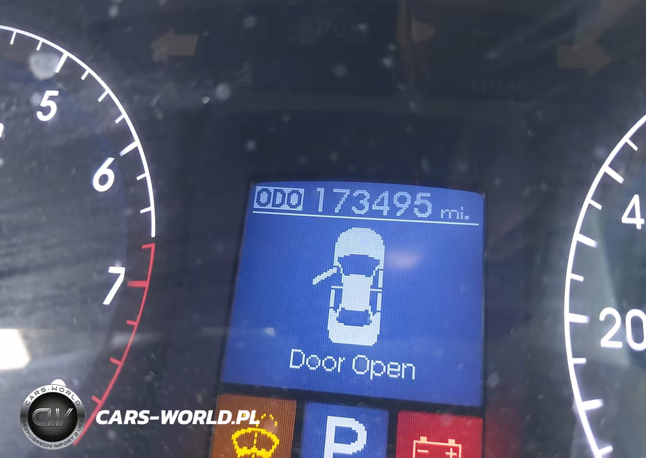 2014 Hyundai Genesis 3.8 VIN:KMHGC4DD1EU263152 - 15
