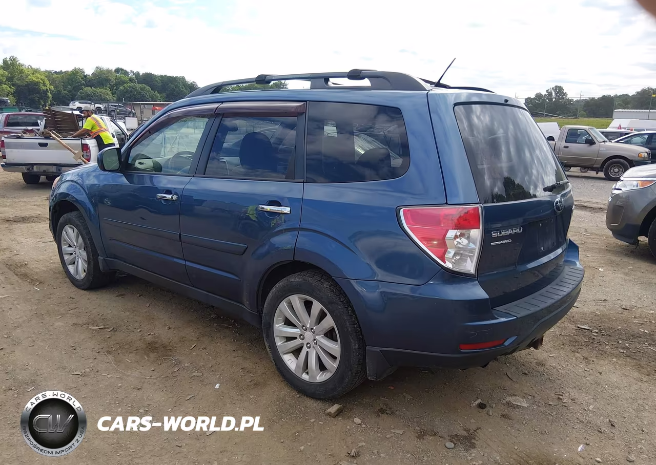 2012 Subaru Forester 2.5X Premium VIN:JF2SHADC2CH425867 - 3