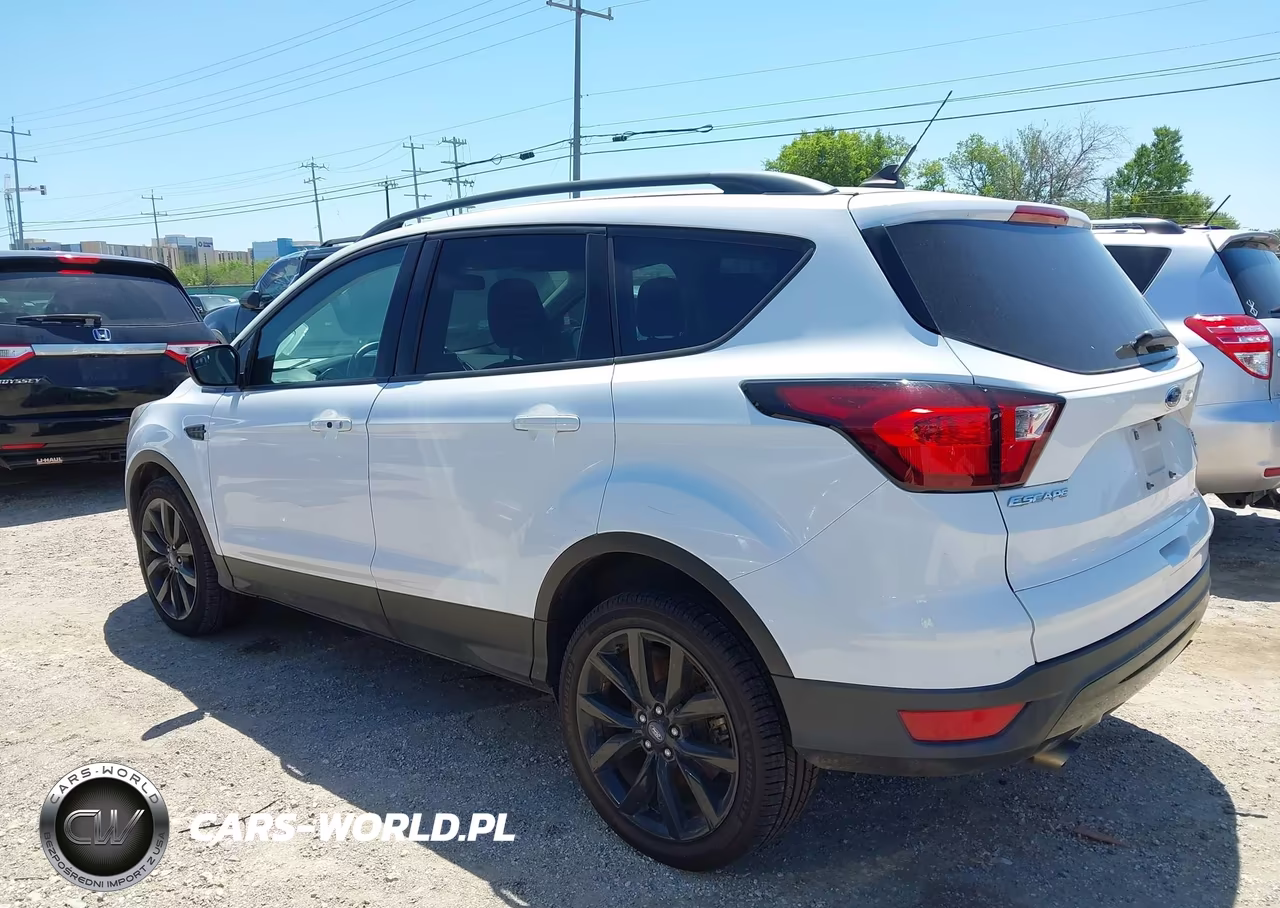 2019 Ford Escape Se VIN:1FMCU9GD5KUB80405 - 3