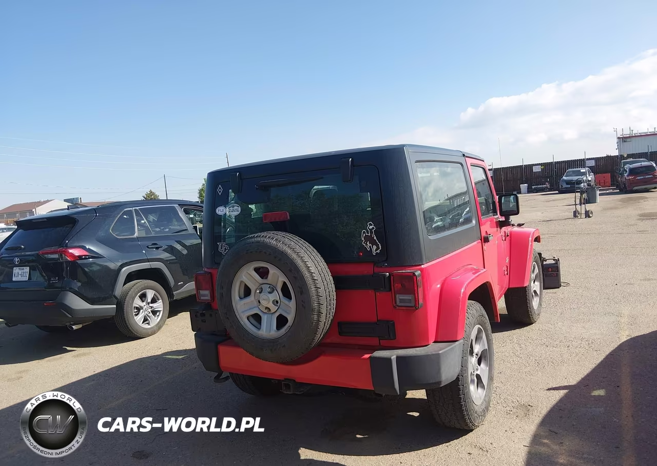 2017 Jeep Wrangler Sahara 4X4 VIN:1C4AJWBG1HL680564 - 4