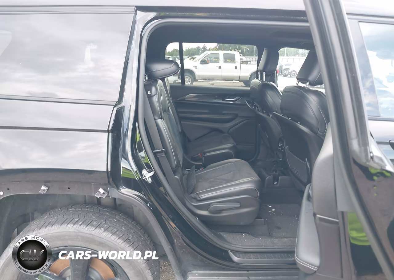 2023 Jeep Grand Cherokee L Altitude 4X2 VIN:1C4RJJAG7P8714144 - 8