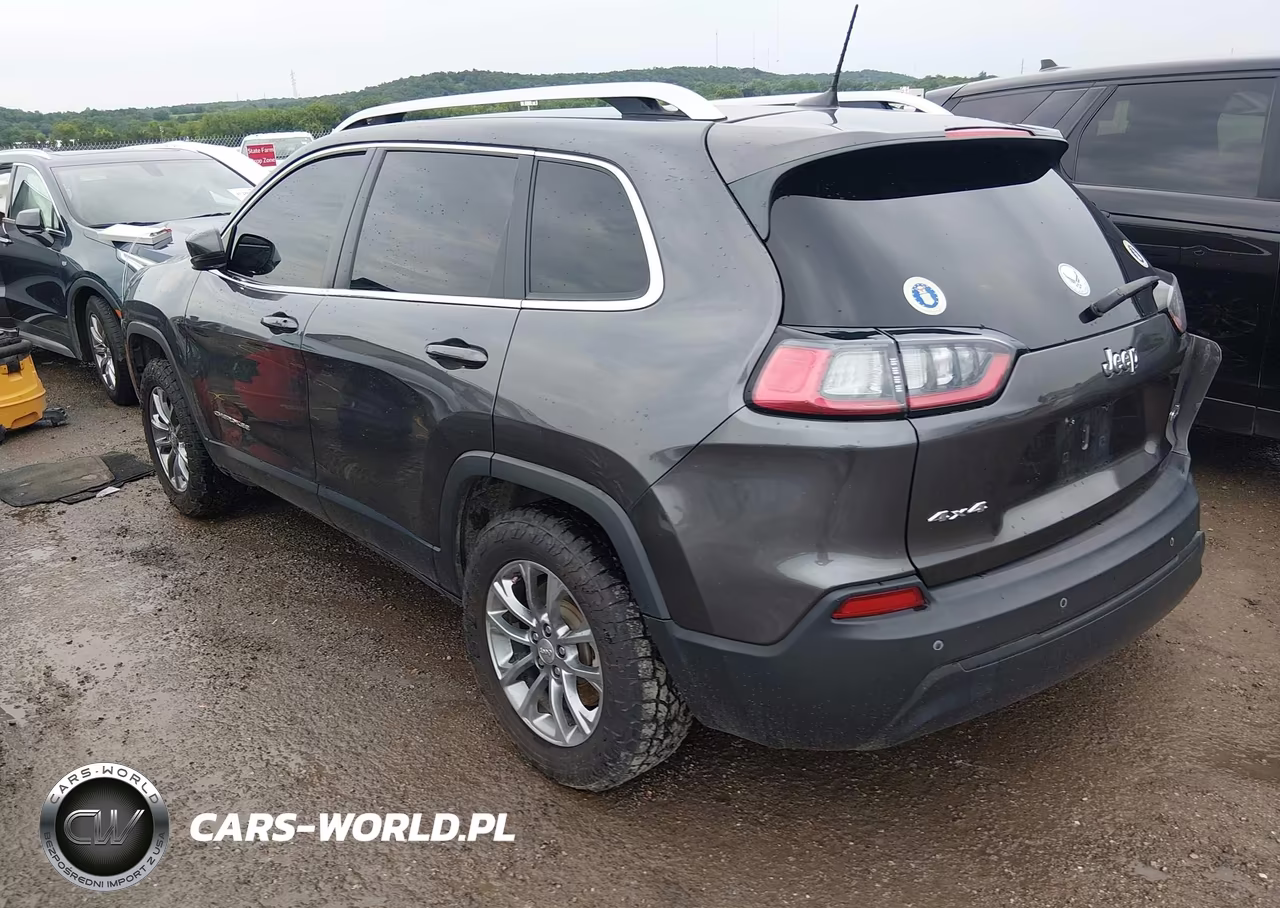 2019 Jeep Cherokee Latitude Plus 4X4 VIN:1C4PJMLB4KD402728 - 3