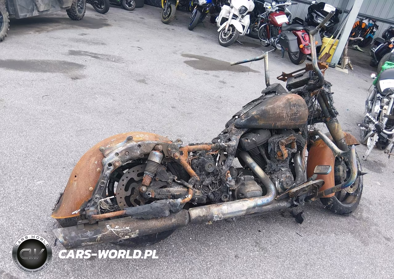 2019 Harley-Davidson Flhx VIN:1HD1KBC10KB647535 - 4