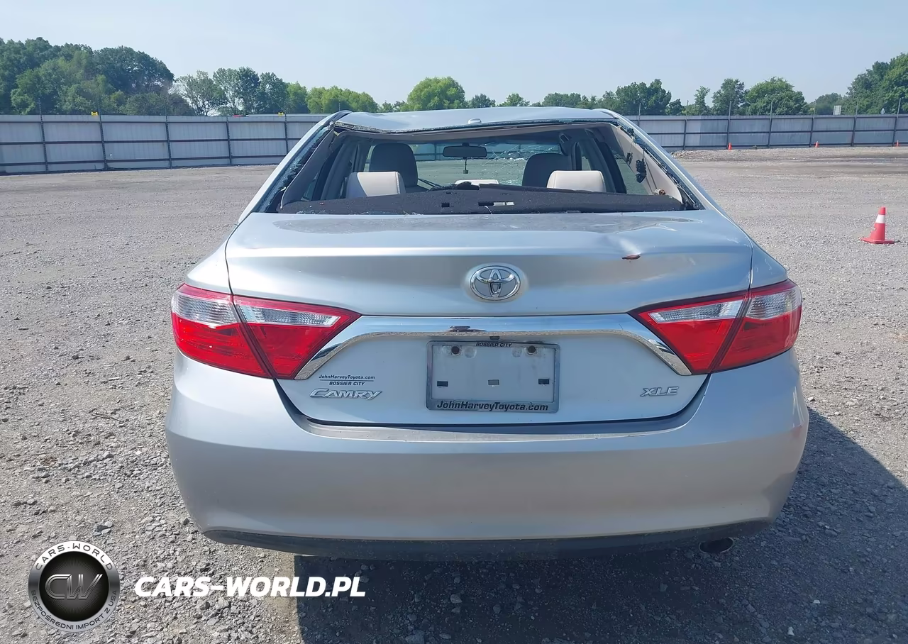 2015 Toyota Camry Xle VIN:4T4BF1FK5FR508084 - 16