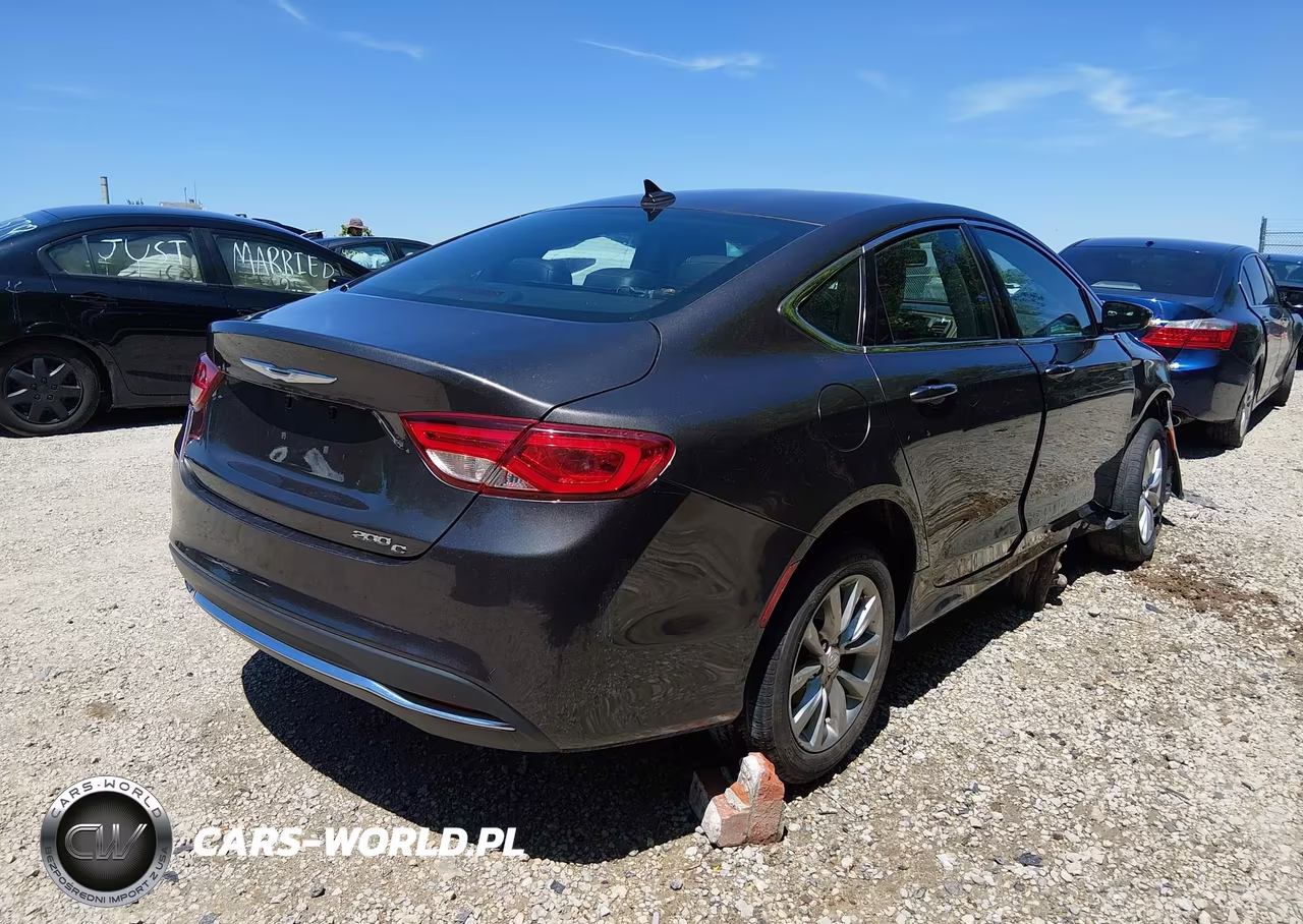 2015 Chrysler 200 C VIN:1C3CCCCB5FN565749 - 4
