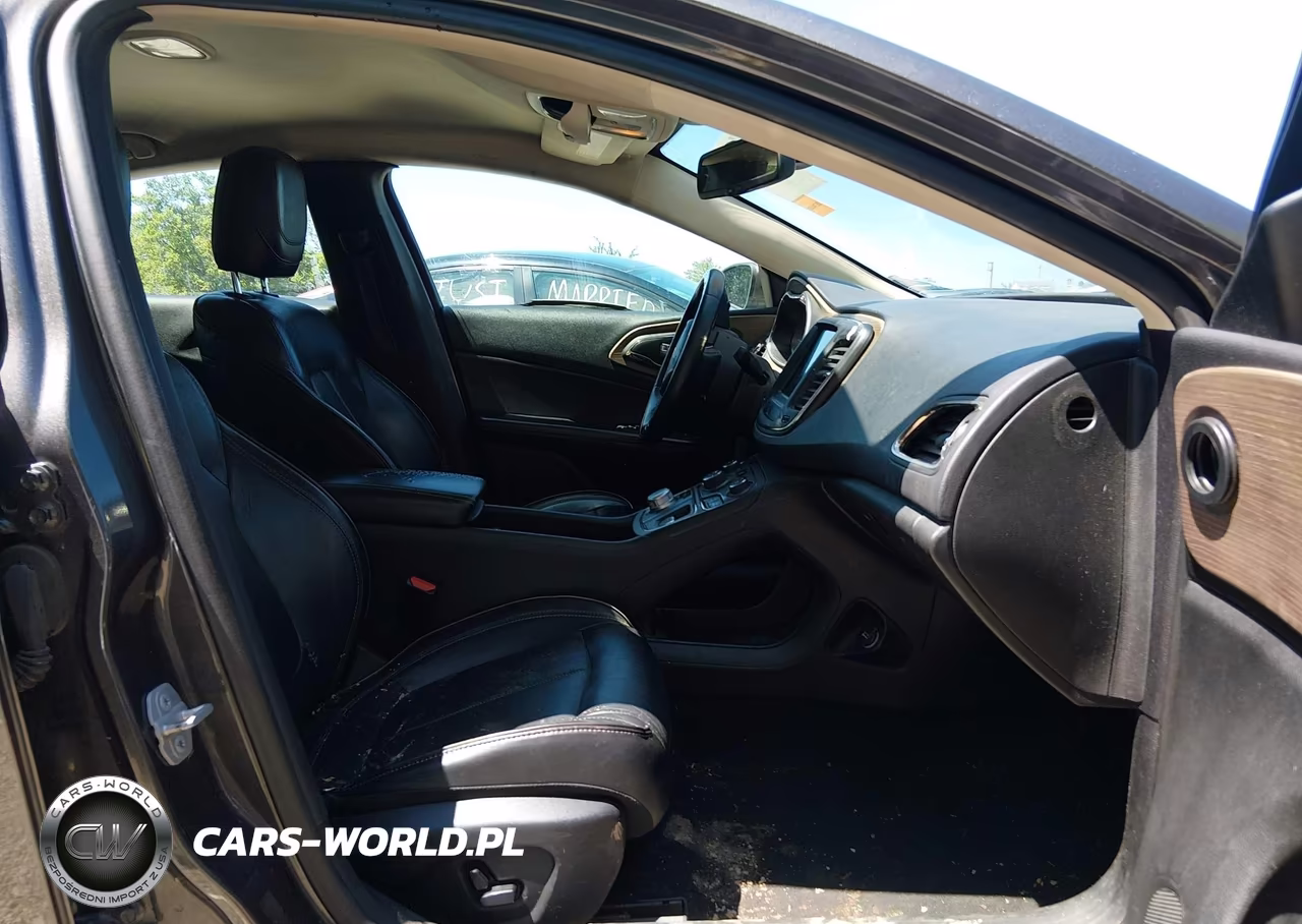 2015 Chrysler 200 C VIN:1C3CCCCB5FN565749 - 5