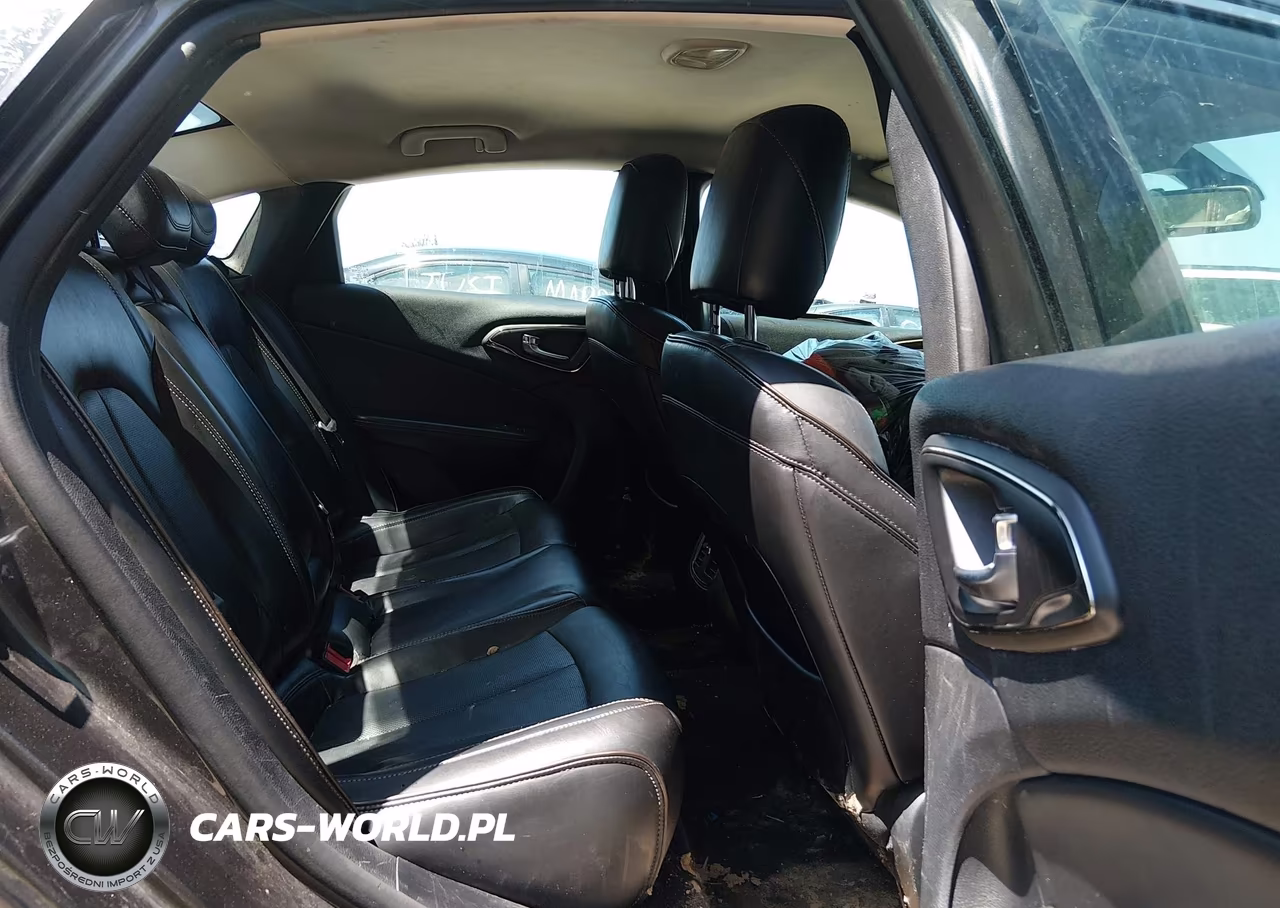 2015 Chrysler 200 C VIN:1C3CCCCB5FN565749 - 8