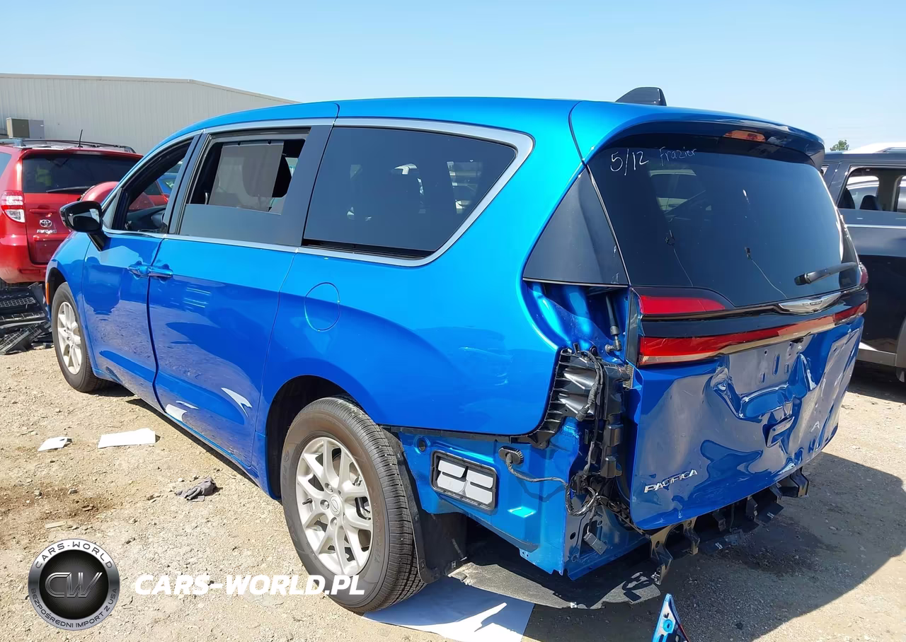 2026 Chrysler Pacifica Select VIN:2C4RC1BG0TR236219 - 3