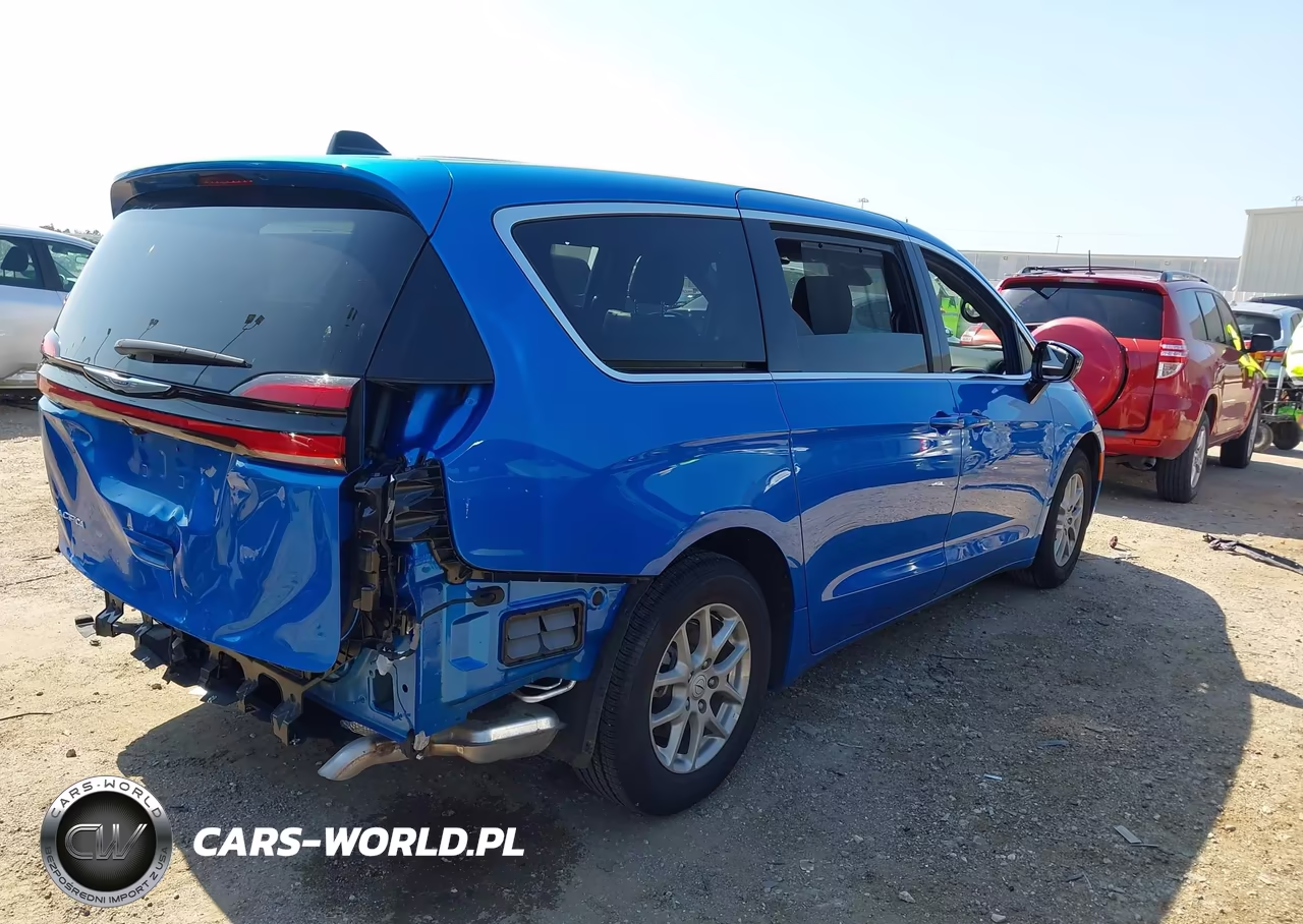 2026 Chrysler Pacifica Select VIN:2C4RC1BG0TR236219 - 4