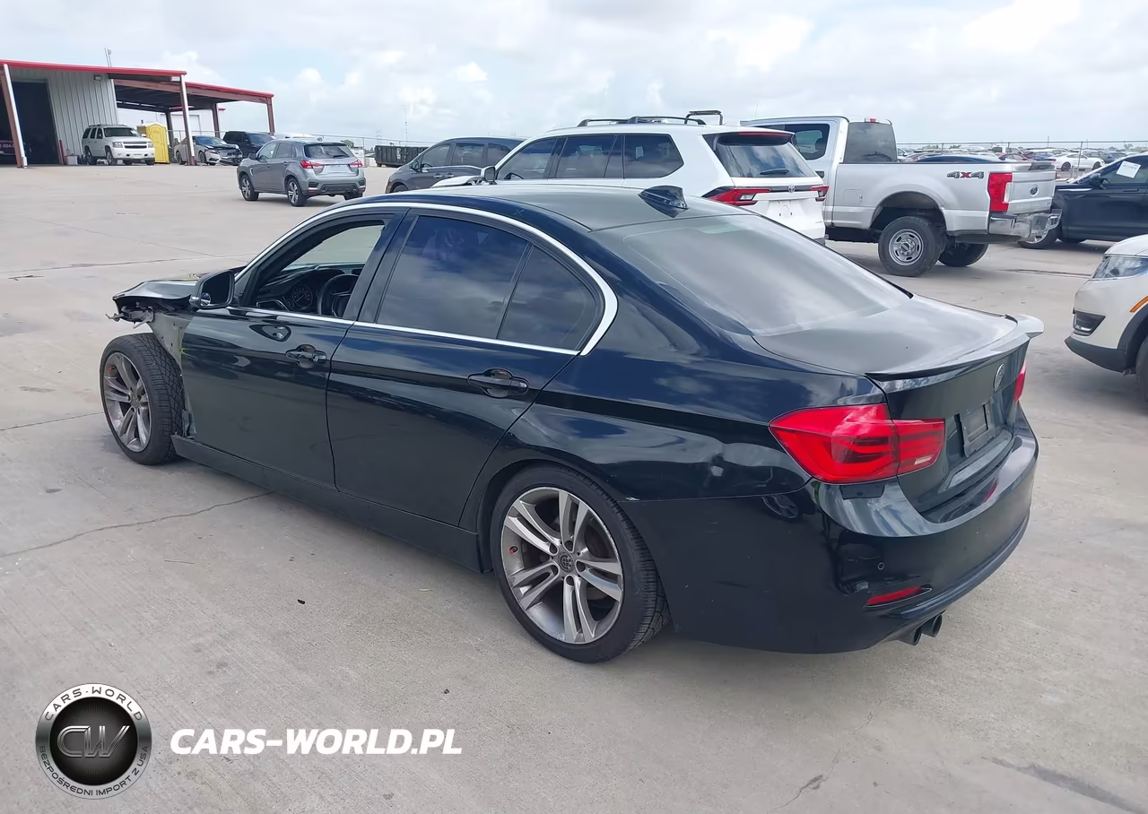 2018 BMW 330I VIN:WBA8B9G55JNU58024 - 3