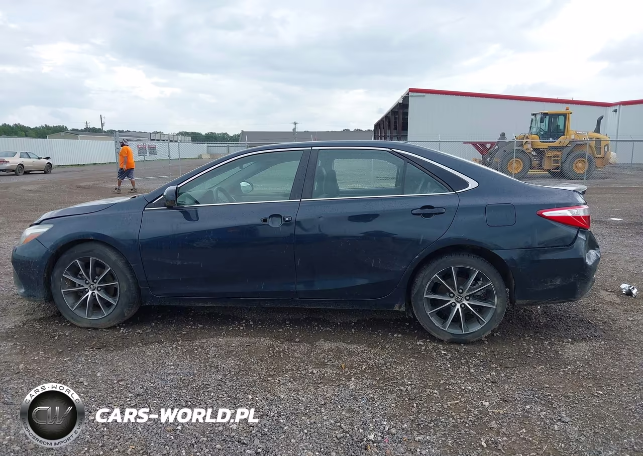 2015 Toyota Camry Xse VIN:4T1BF1FK6FU003178 - 15