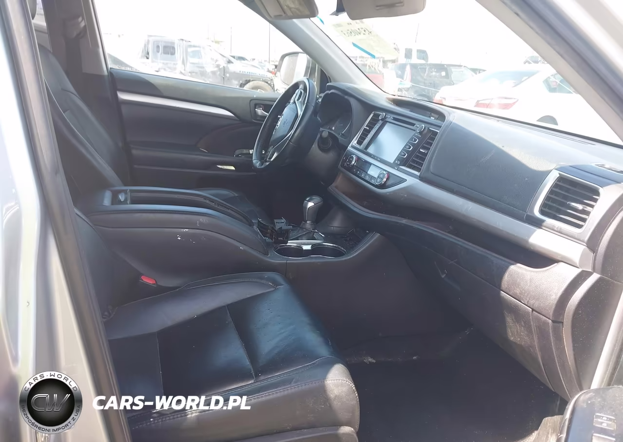 2019 Toyota Highlander Xle VIN:5TDJZRFH4KS588089 - 5