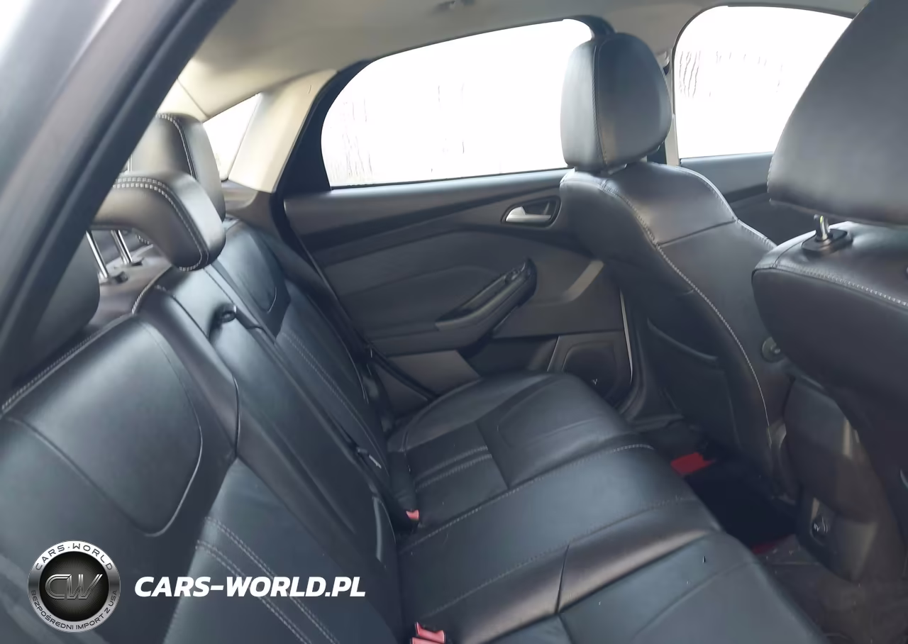 2014 Ford Focus Titanium VIN:1FADP3J24EL422654 - 8