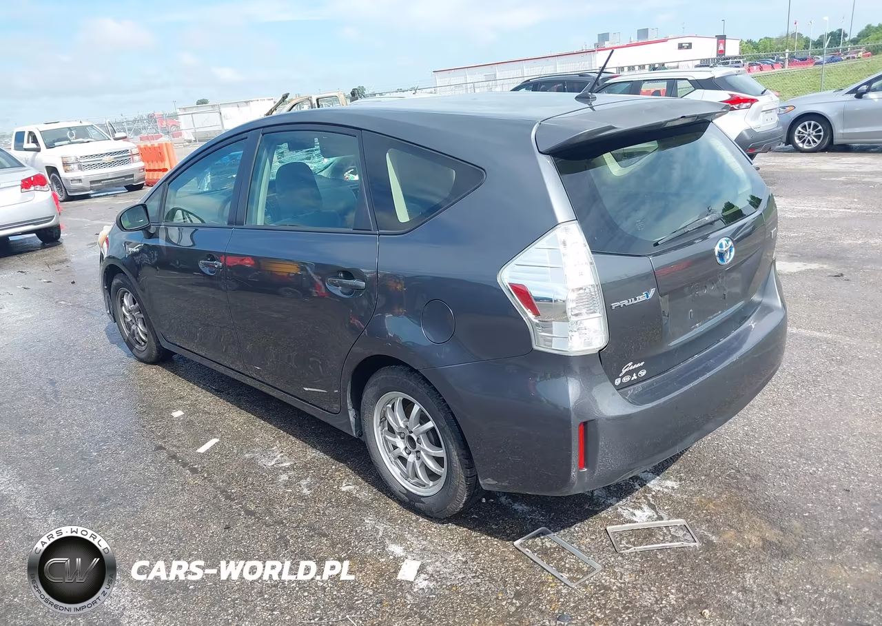 2013 Toyota Prius V Two VIN:JTDZN3EU5D3290083 - 3