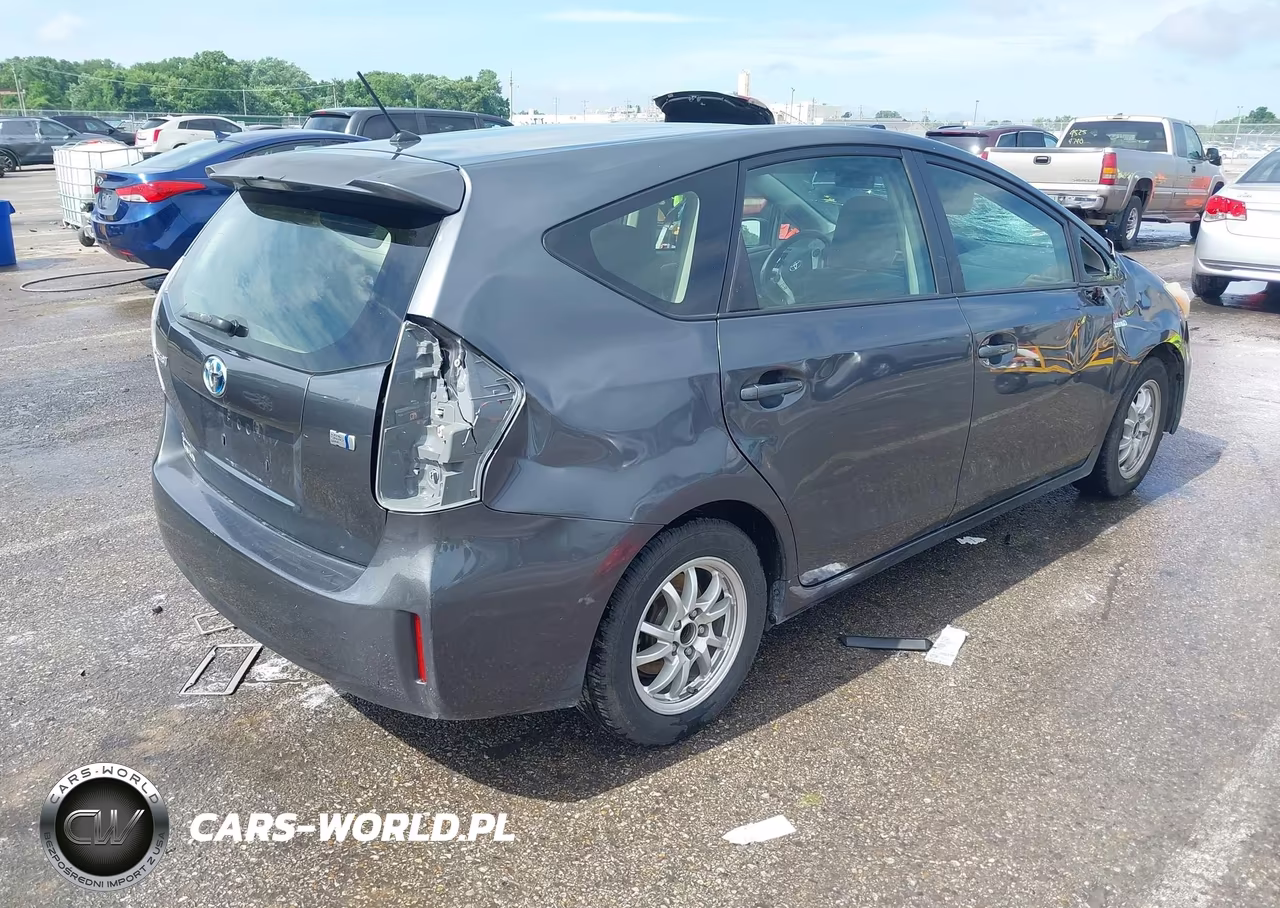 2013 Toyota Prius V Two VIN:JTDZN3EU5D3290083 - 4