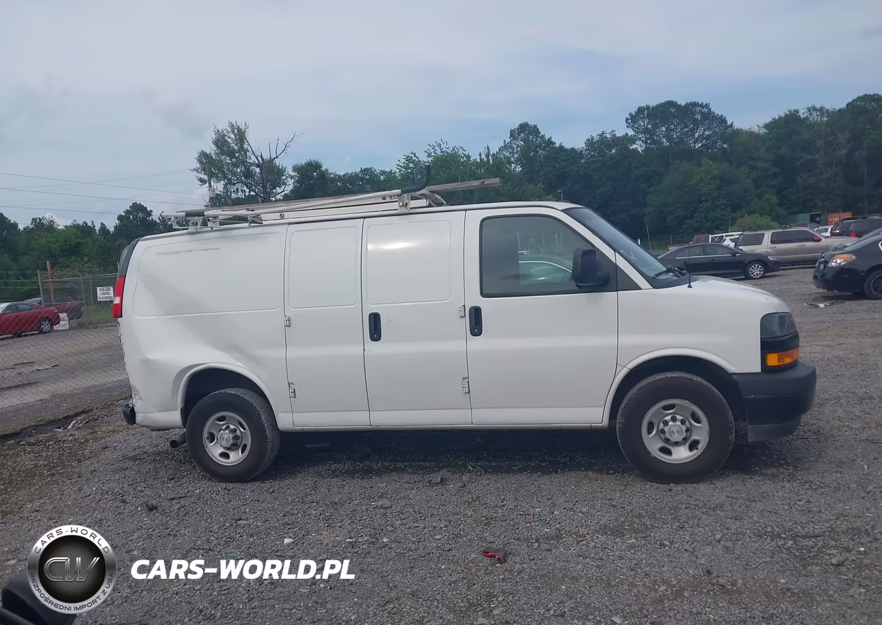2018 Chevrolet Express 2500 Work Van VIN:1GCWGAFPXJ1332460 - 13