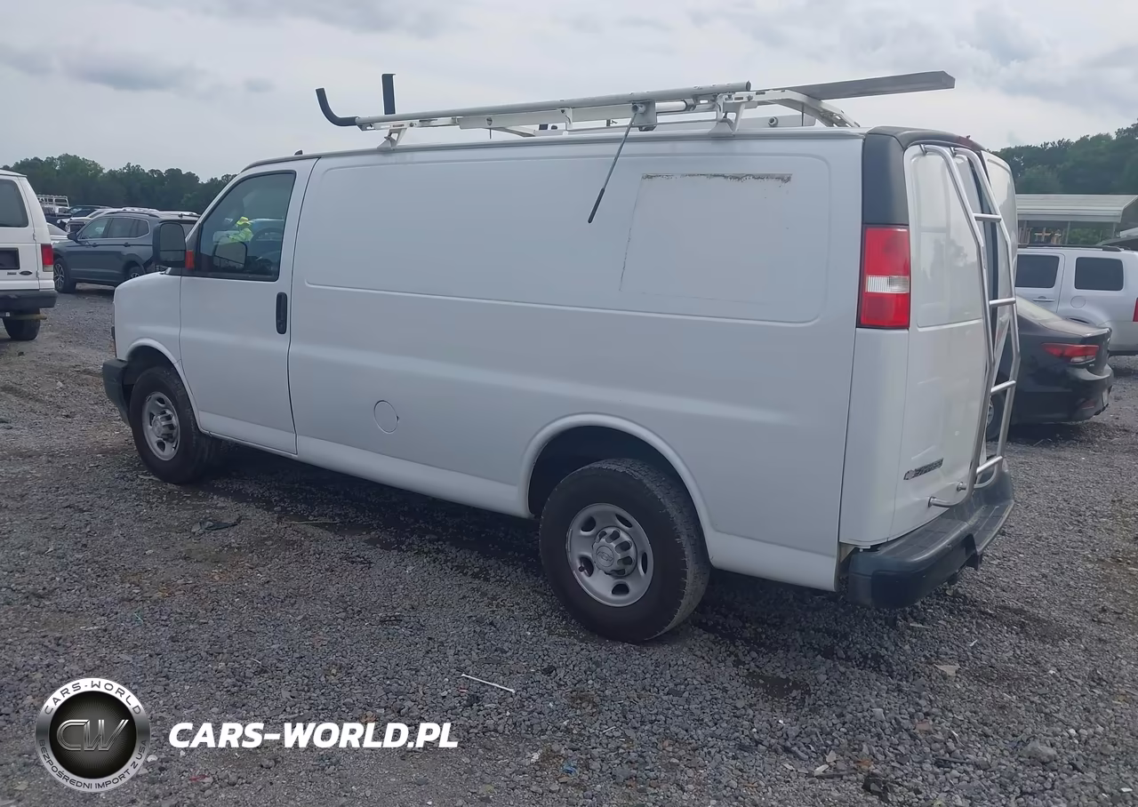 2018 Chevrolet Express 2500 Work Van VIN:1GCWGAFPXJ1332460 - 3