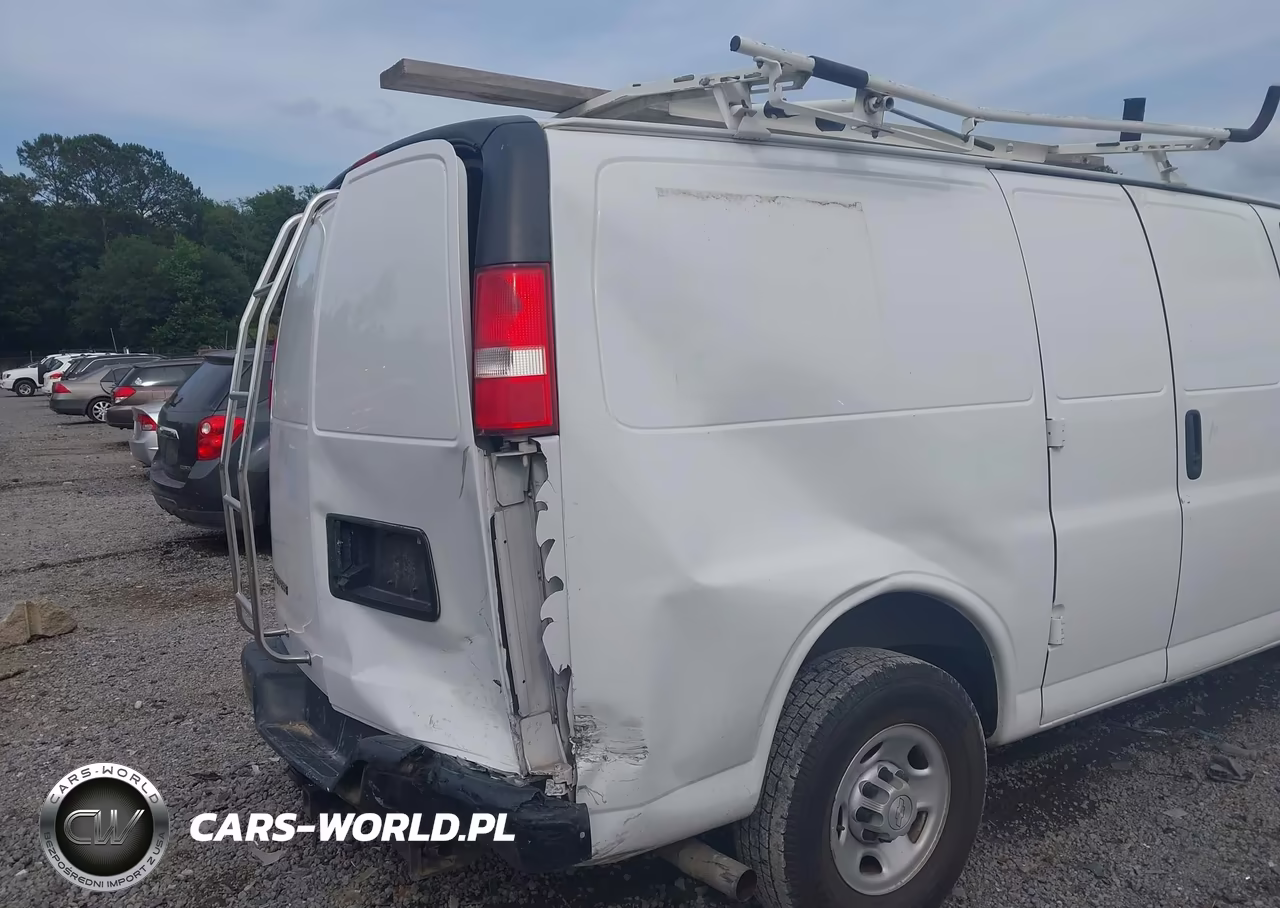 2018 Chevrolet Express 2500 Work Van VIN:1GCWGAFPXJ1332460 - 6