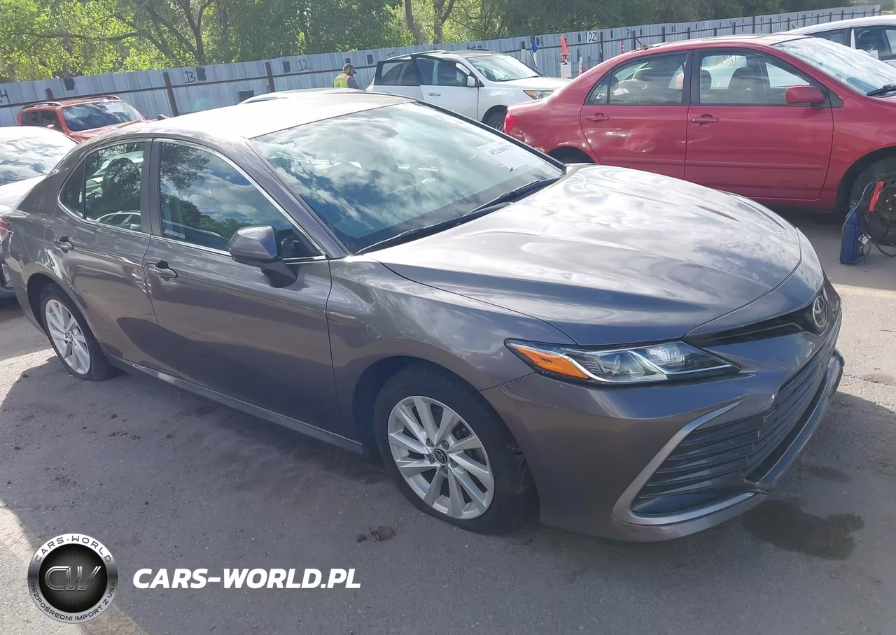 2021 Toyota Camry Le Awd – zdjęcie 1 z 18