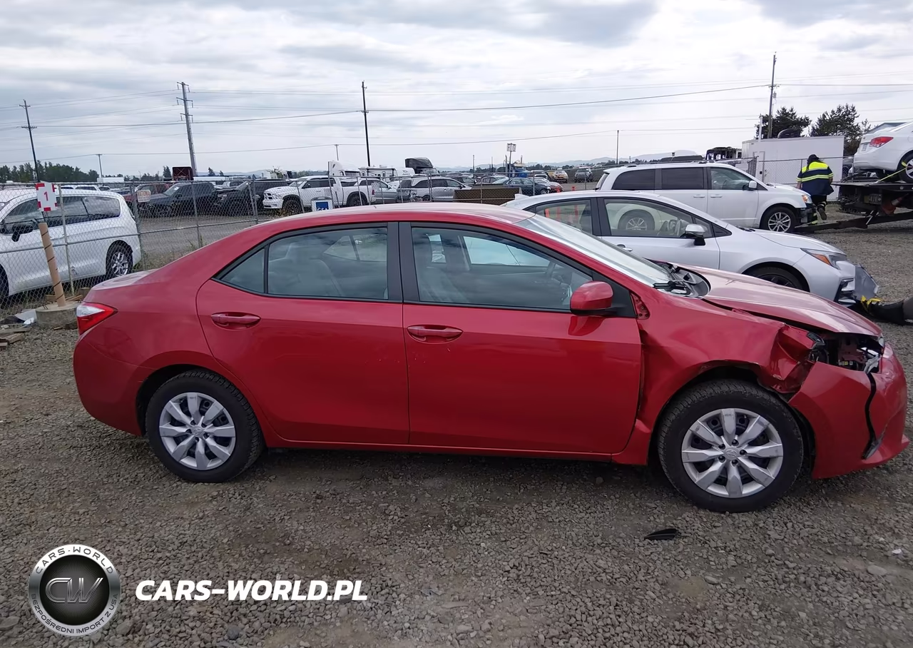 2015 Toyota Corolla Le VIN:2T1BURHE2FC426790 - 13