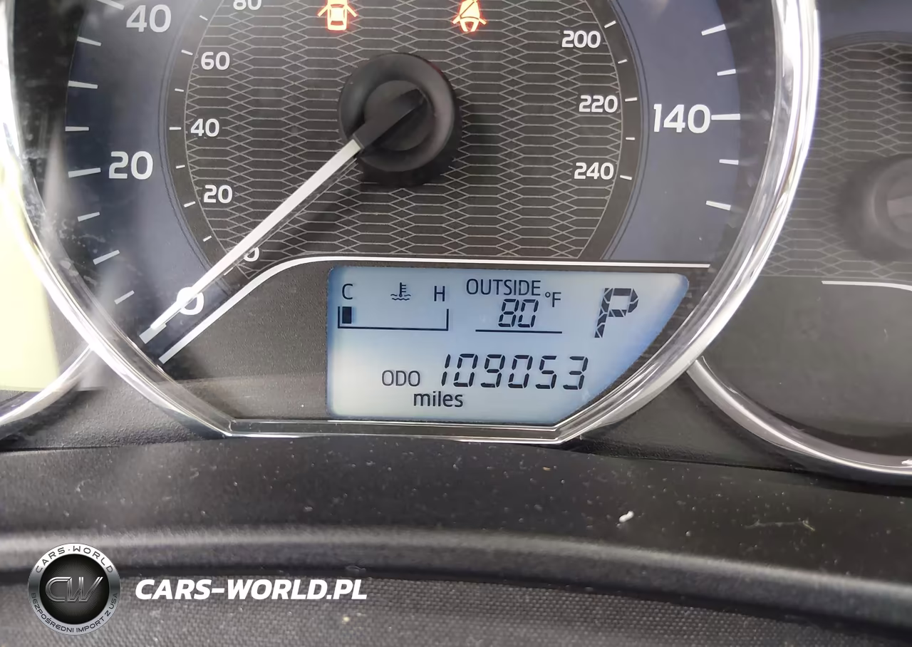 2015 Toyota Corolla Le VIN:2T1BURHE2FC426790 - 15