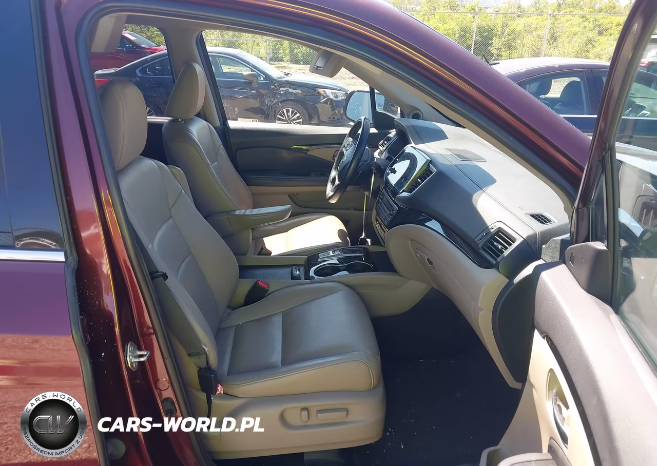 2019 Honda Pilot Touring VIN:5FNYF6H63KB090388 - 5