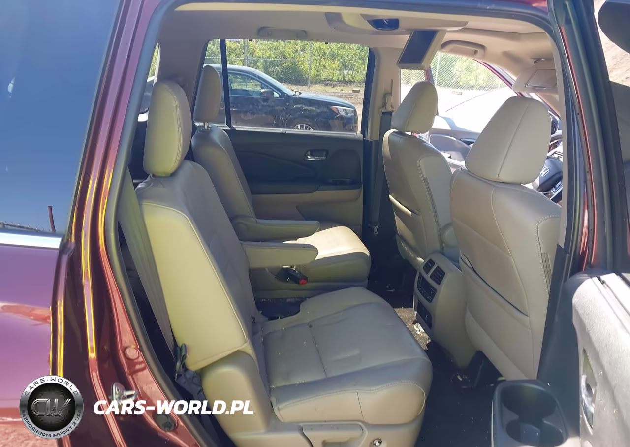 2019 Honda Pilot Touring VIN:5FNYF6H63KB090388 - 8
