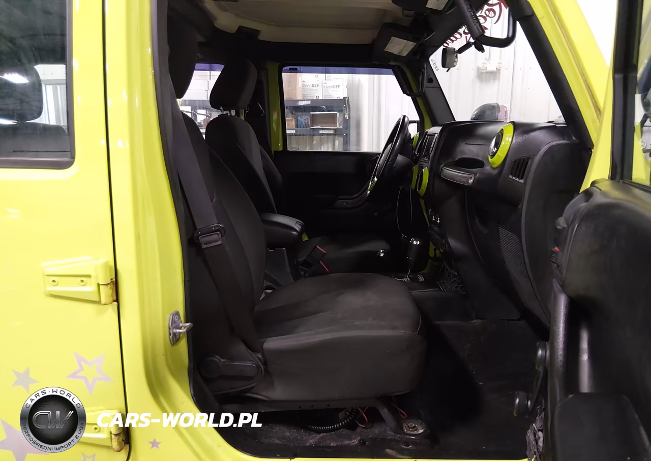 2016 Jeep Wrangler Unlimited Sport VIN:1C4BJWDG5GL311383 - 5
