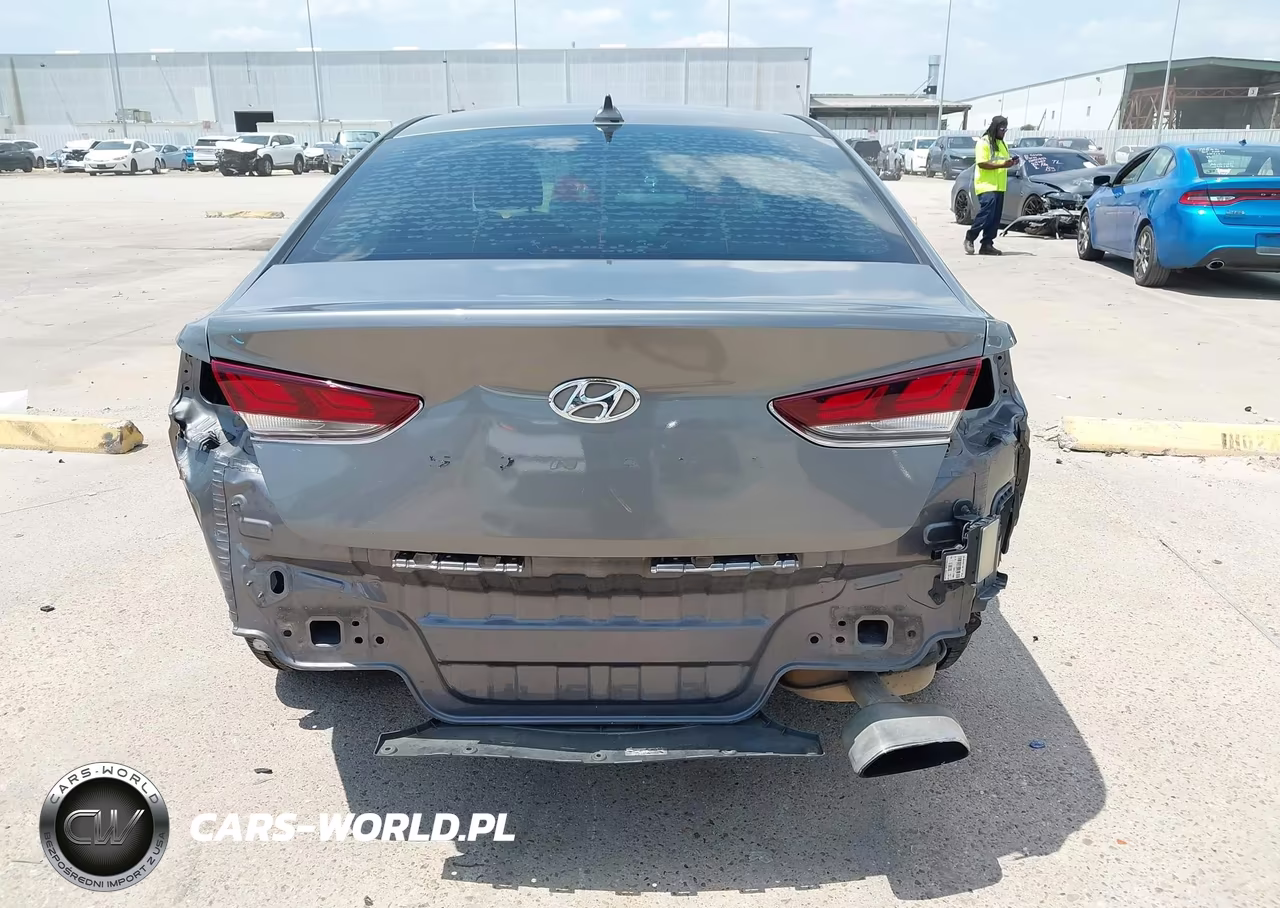 2018 Hyundai Sonata Eco VIN:5NPE24AA8JH670740 - 17