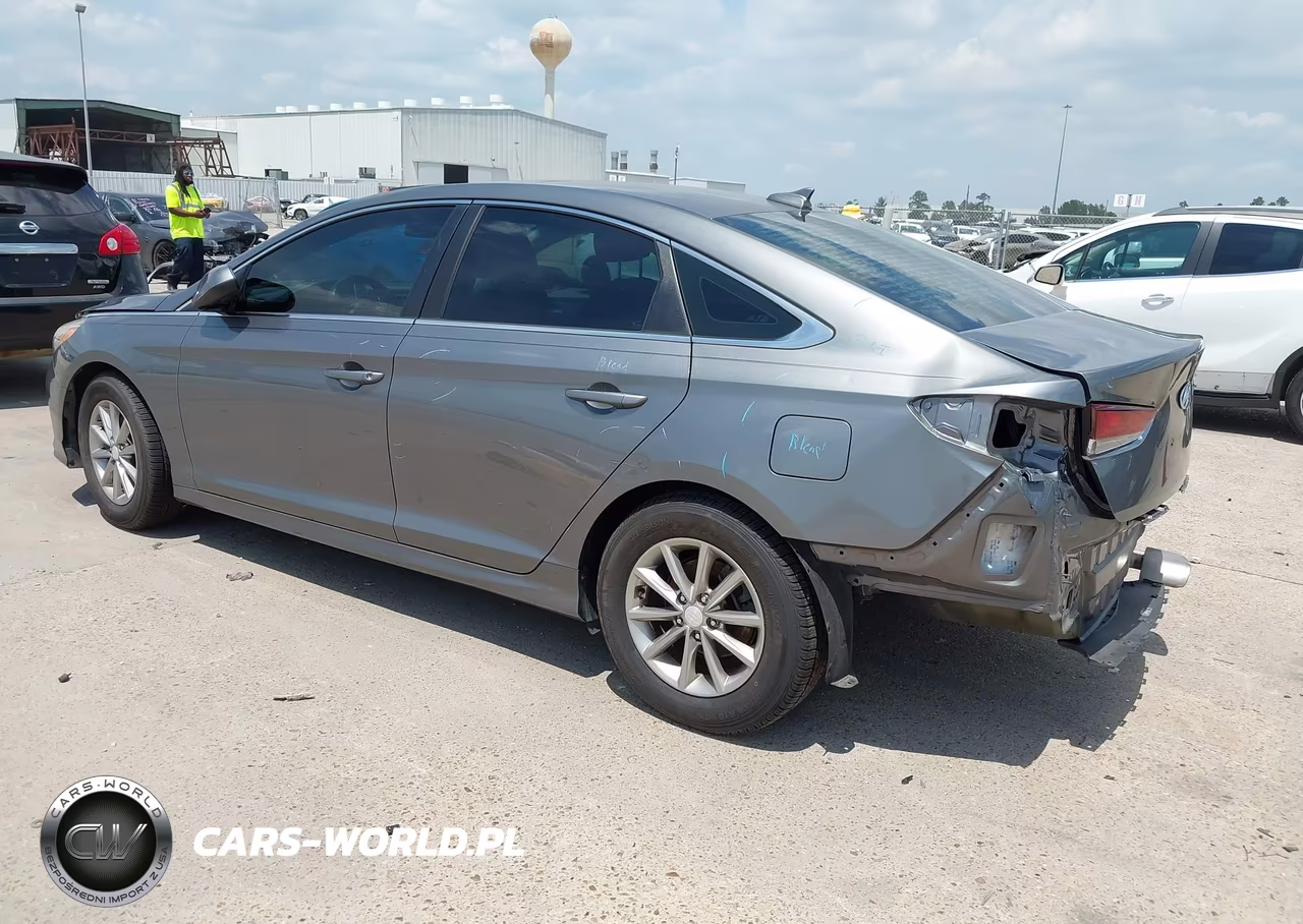 2018 Hyundai Sonata Eco VIN:5NPE24AA8JH670740 - 3