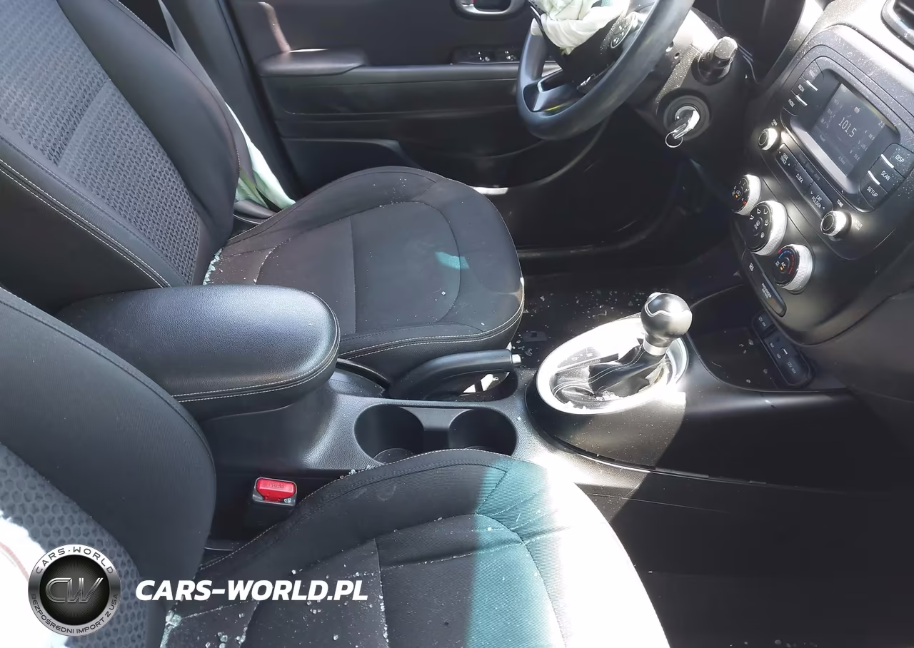 2016 Kia Soul + VIN:KNDJP3A56G7323112 - 5