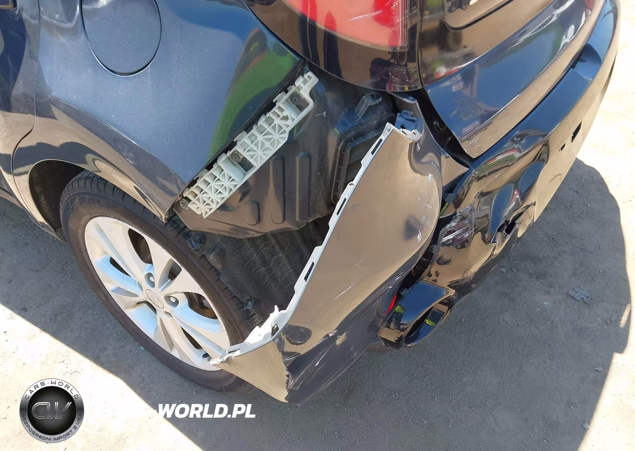 2016 Kia Soul + VIN:KNDJP3A56G7323112 - 6