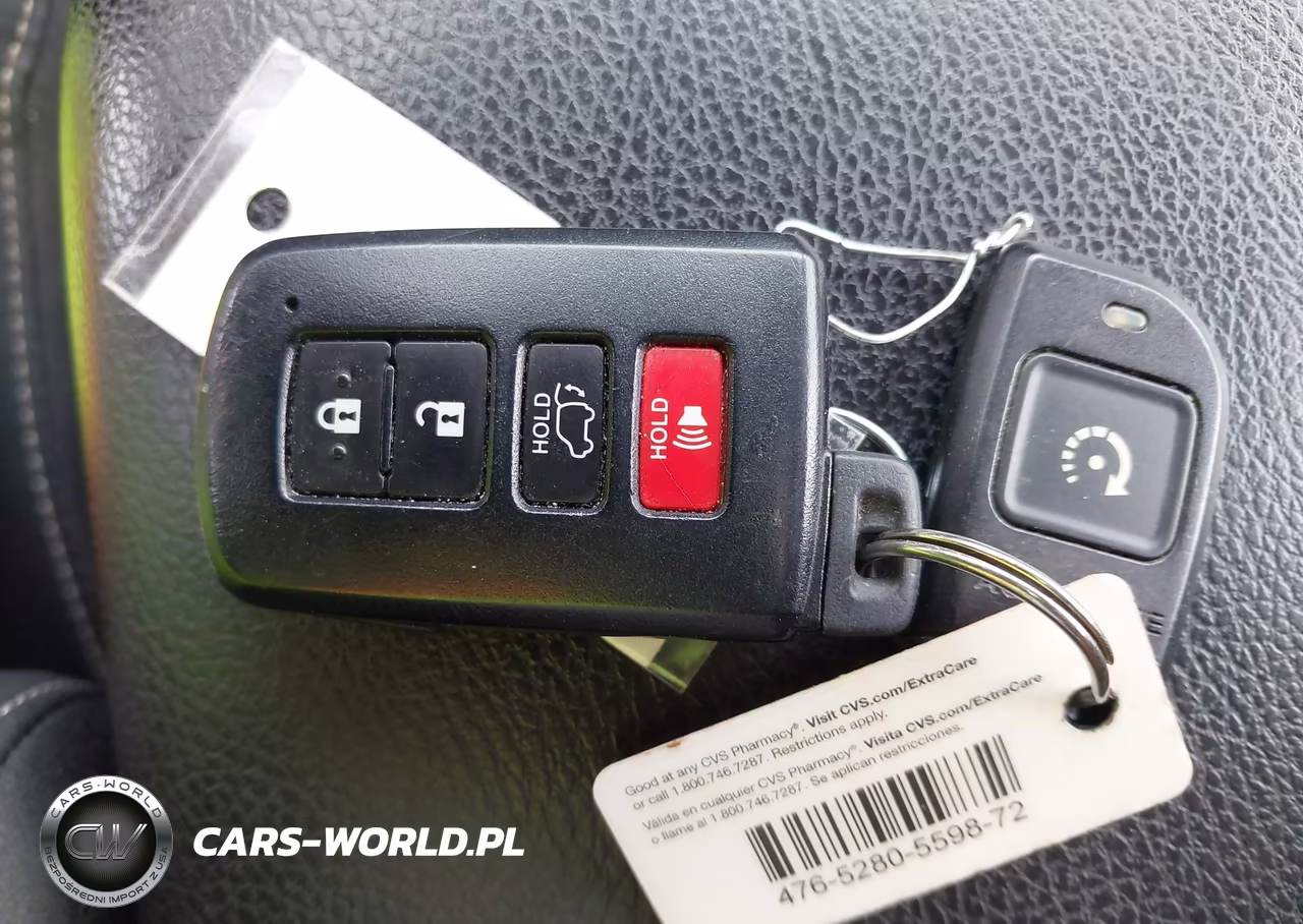 2018 Toyota Rav4 Xle VIN:2T3RFREV3JW733607 - 11