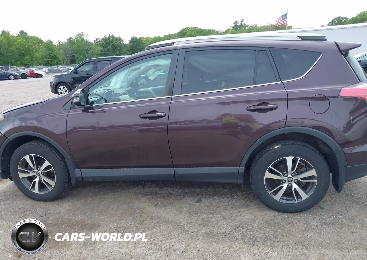 2018 Toyota Rav4 Xle VIN:2T3RFREV3JW733607 - 14
