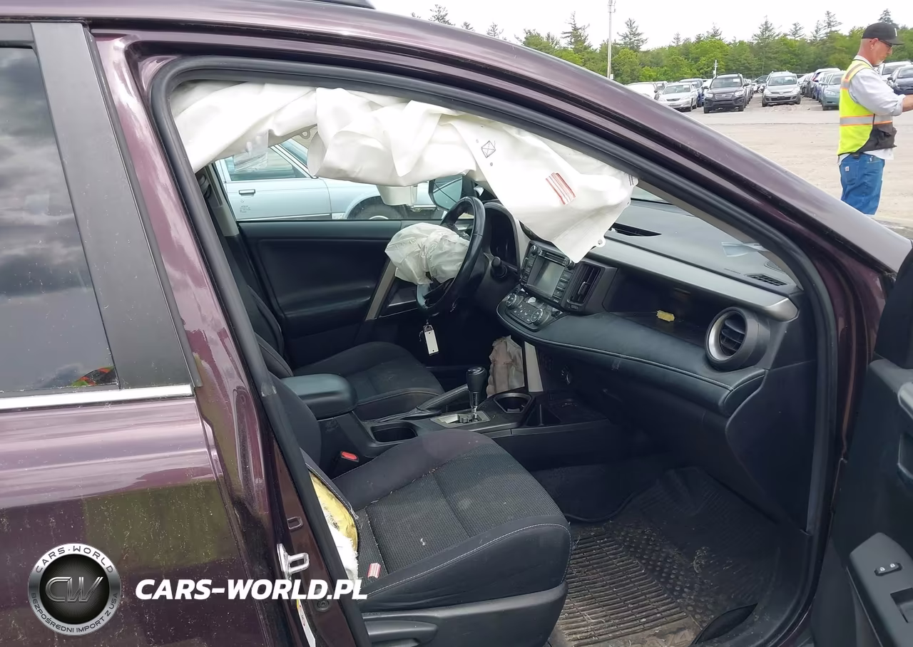 2018 Toyota Rav4 Xle VIN:2T3RFREV3JW733607 - 5