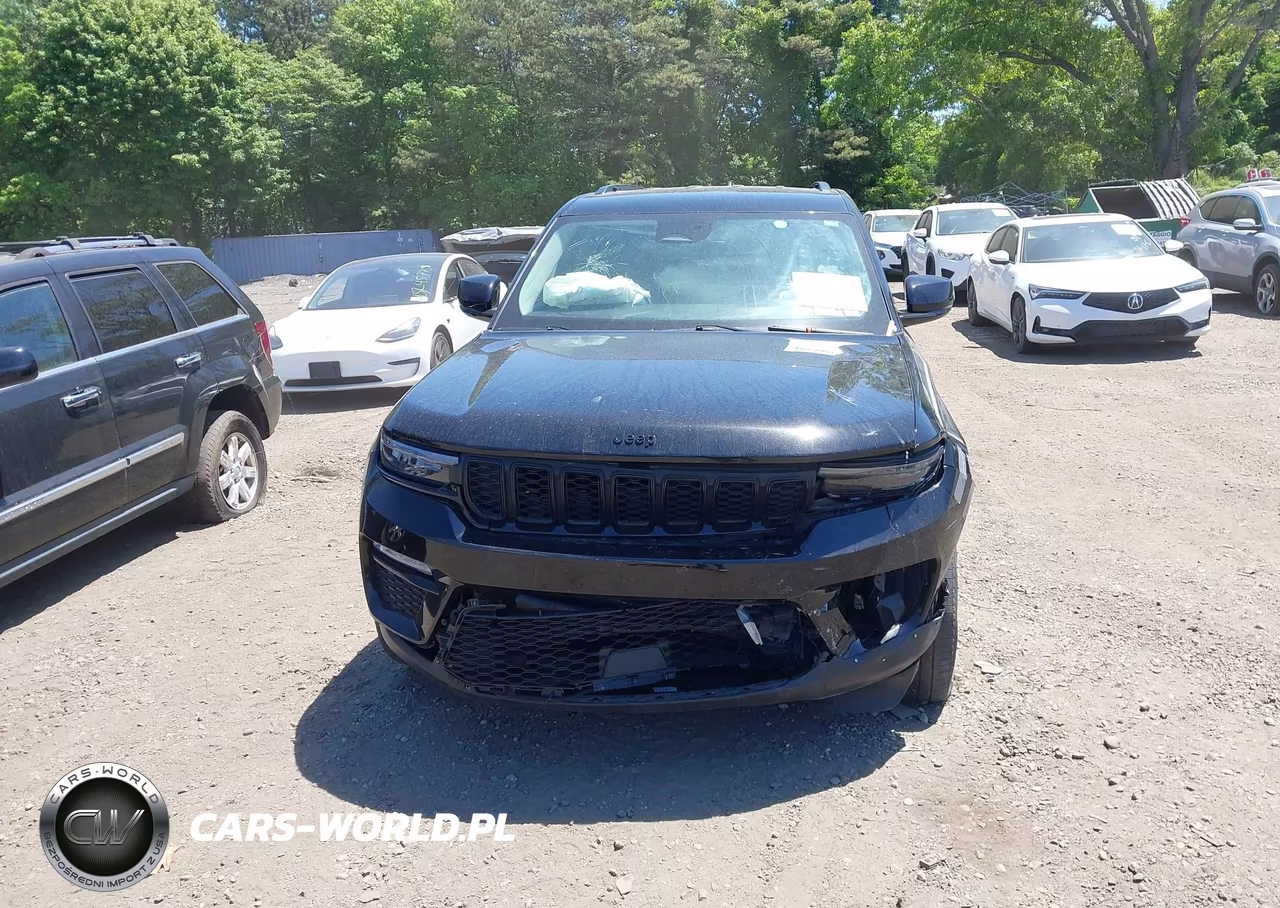 2023 Jeep Grand Cherokee Limited 4X4 VIN:1C4RJHBG6PC520516 - 12