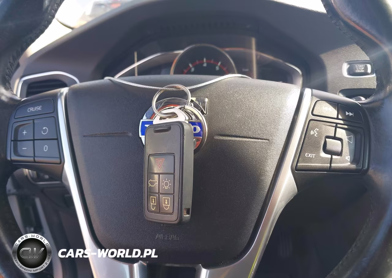 2015 Volvo V60 T5 Premier VIN:YV140MEK9F1261742 - 11